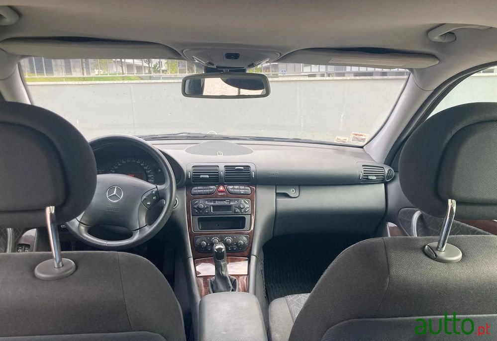 2001' Mercedes-Benz Classe C photo #4