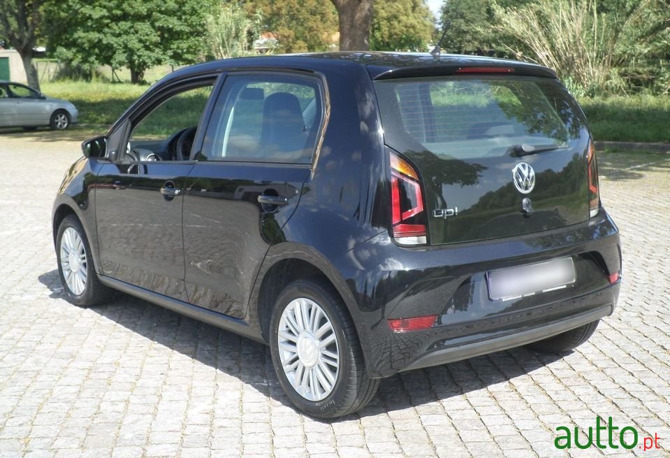 2018' Volkswagen Up photo #3