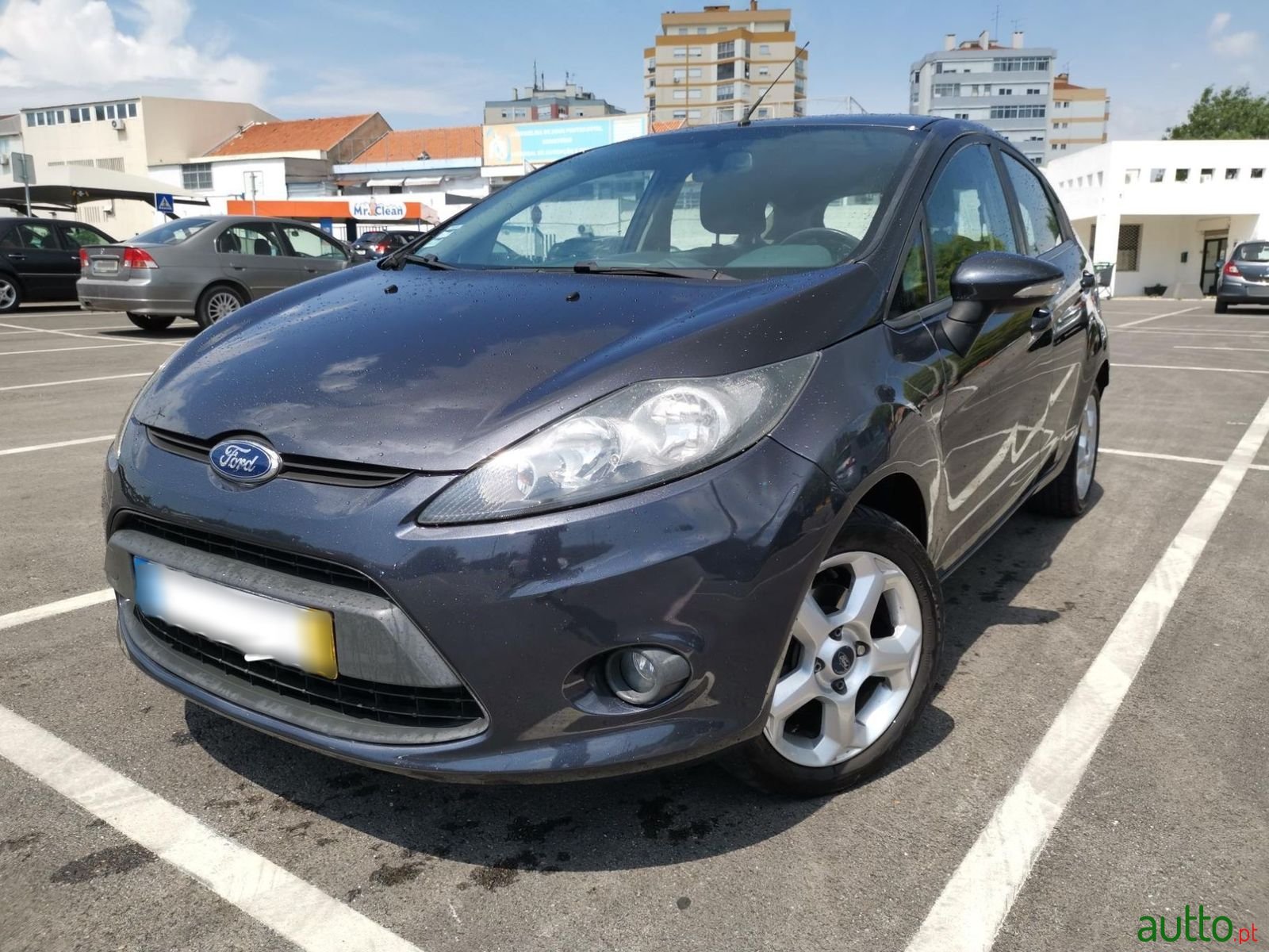 2010' Ford Fiesta photo #1