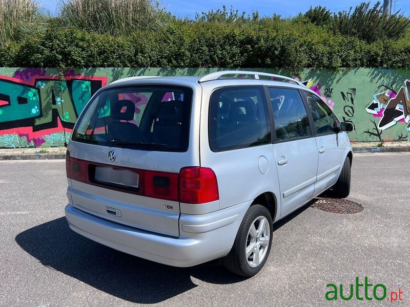 2003' Volkswagen Sharan 1.9 Tdi Confortline photo #6