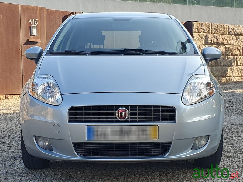 2009' Fiat Grande Punto photo #3