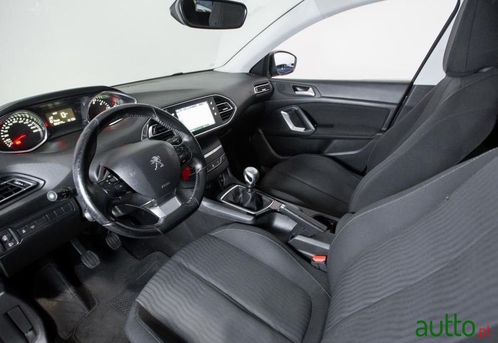 2016' Peugeot 308 Sw photo #6
