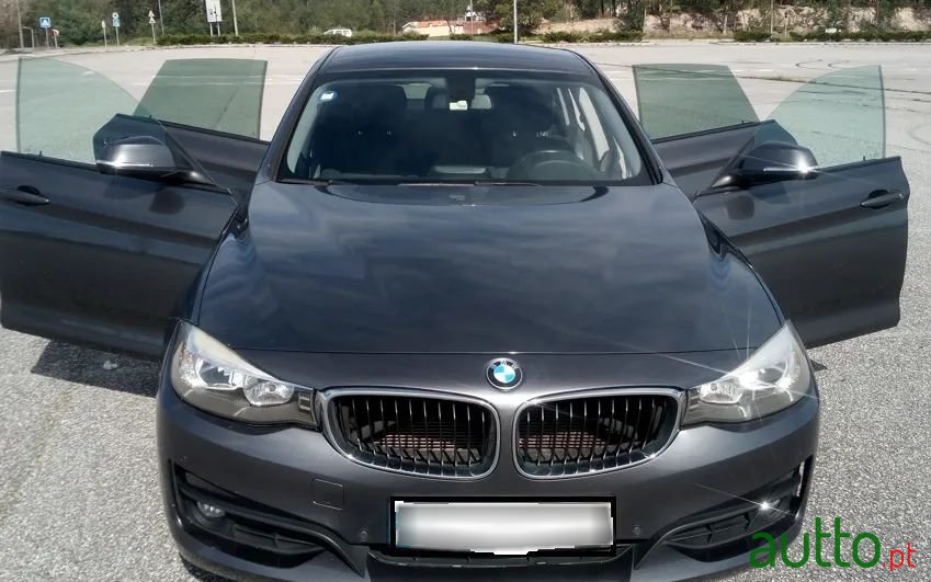 2014' BMW 318 Gran Turismo photo #4