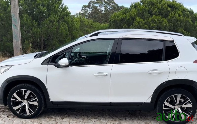 2016' Peugeot 2008 photo #1