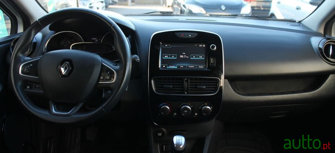 2016' Renault Clio Sport Tourer photo #5