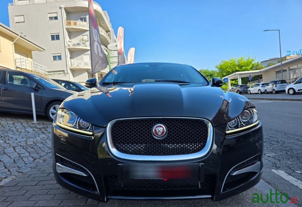 2014' Jaguar Xf Sportbrake 2.2 photo #3