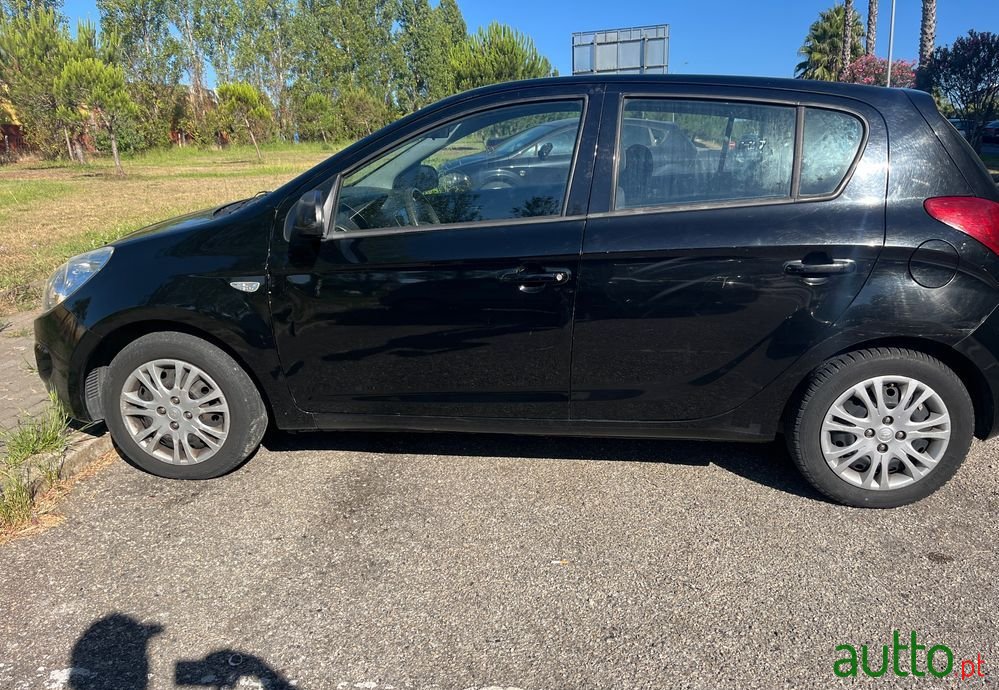 2010' Hyundai i20 photo #3