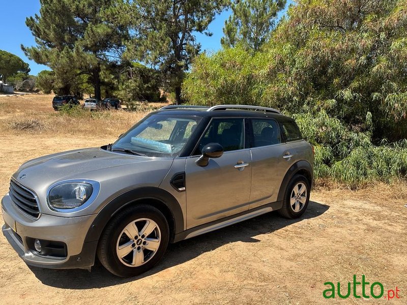 2018' MINI Countryman One D photo #1