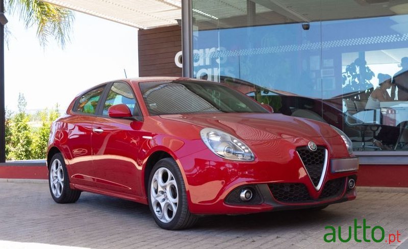 2019' Alfa Romeo Giulietta 1.6 Jtdm Sport photo #2