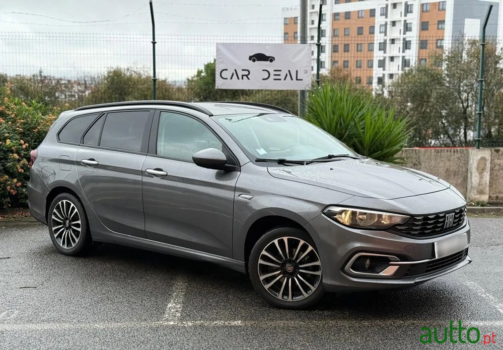 2022' Fiat Tipo Station Wagon photo #1