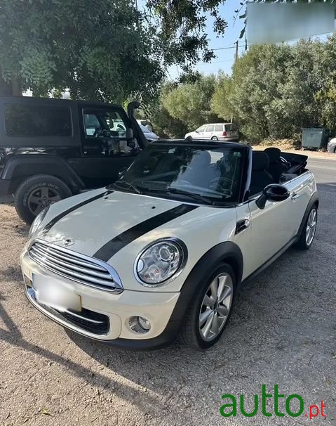 2013' MINI Cooper D photo #1