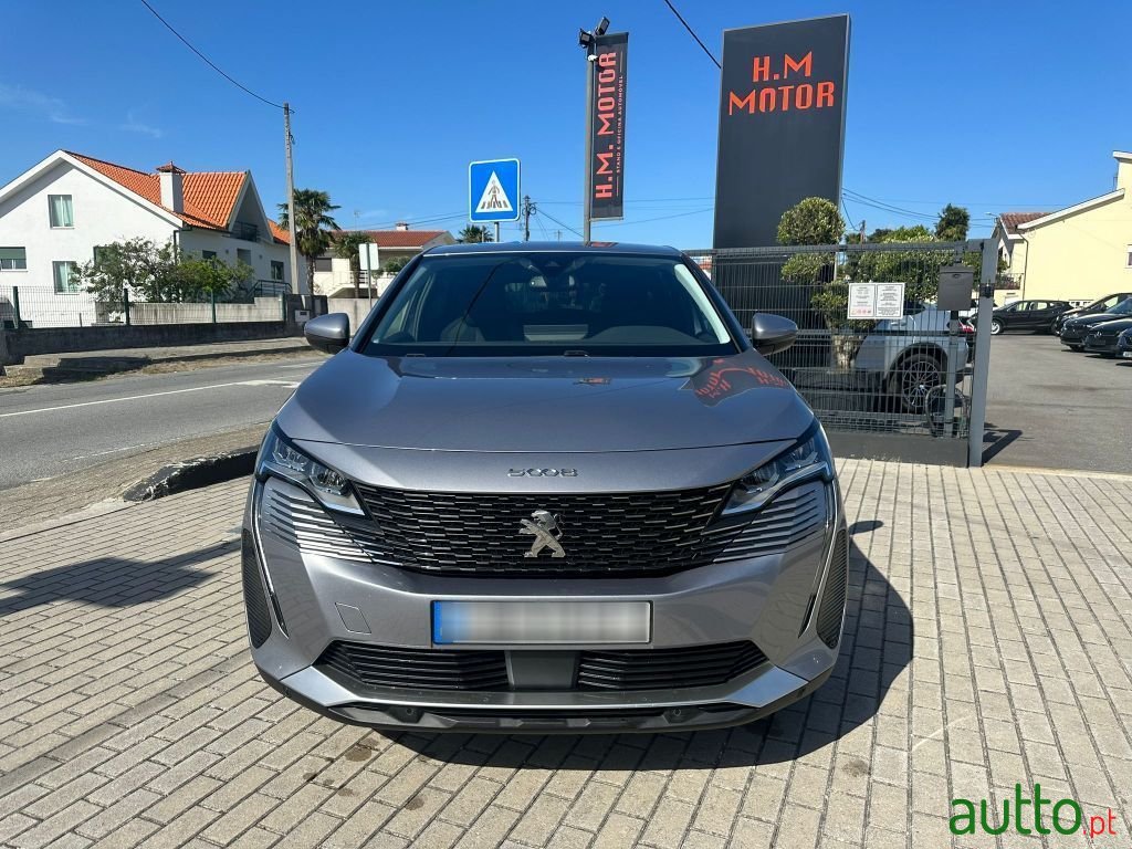 2020' Peugeot 5008 photo #3