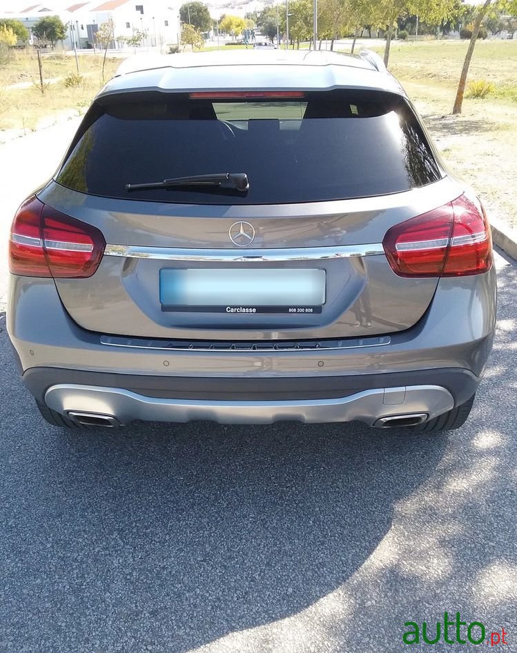 2017' Mercedes-Benz GLA 220 photo #4