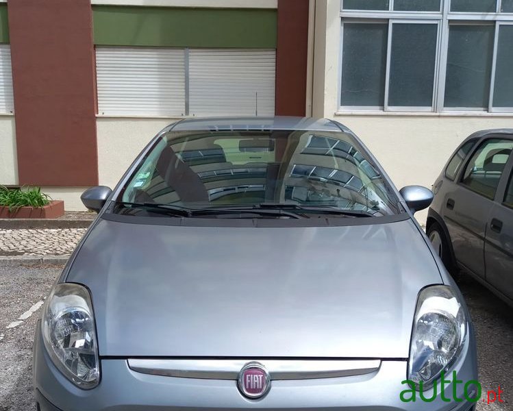 2010' Fiat Punto Evo photo #1