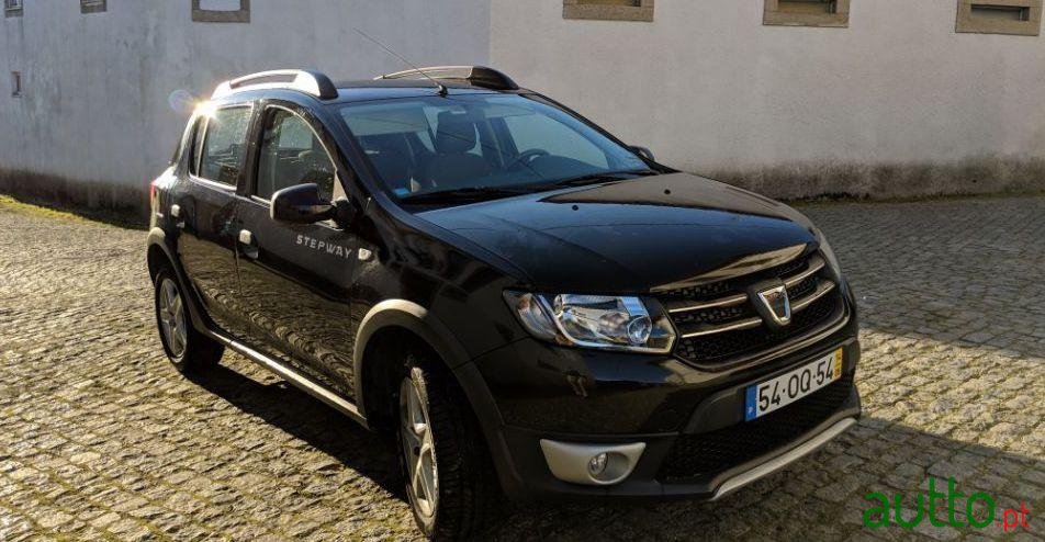 2014' Dacia Sandero Stepway photo #2