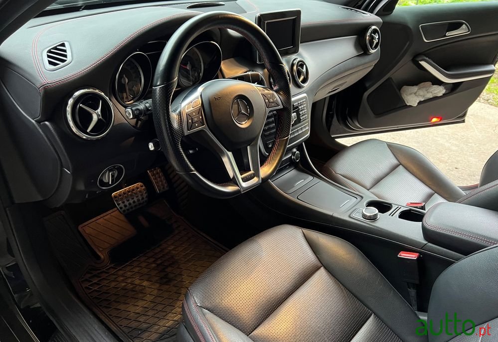 2014' Mercedes-Benz GLA 220 photo #4