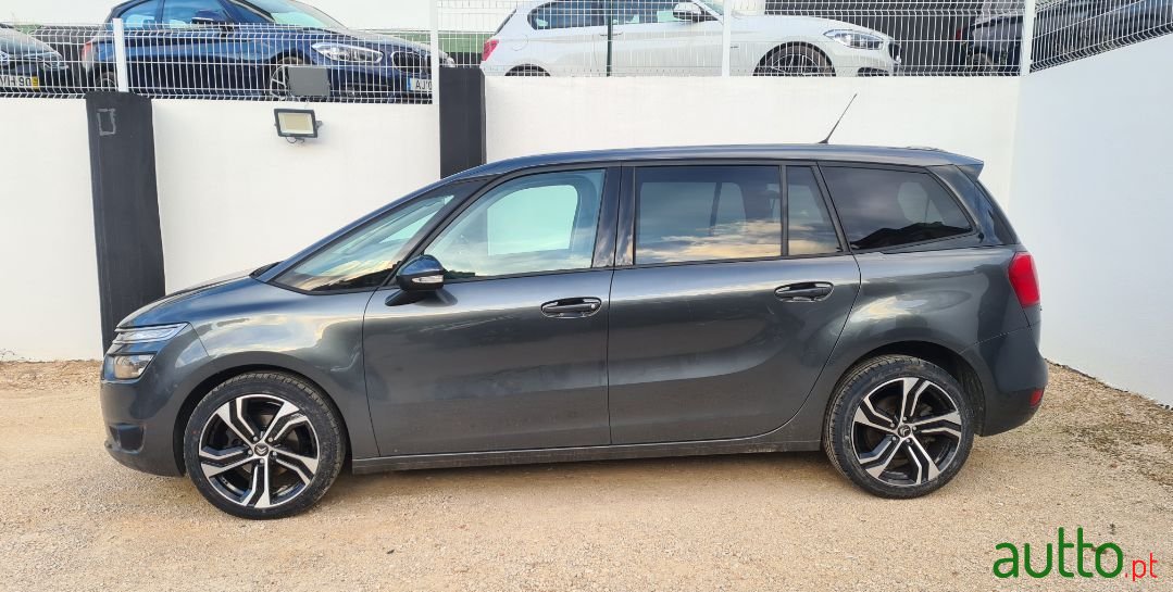 2016' Citroen C4 Grand Picasso photo #3