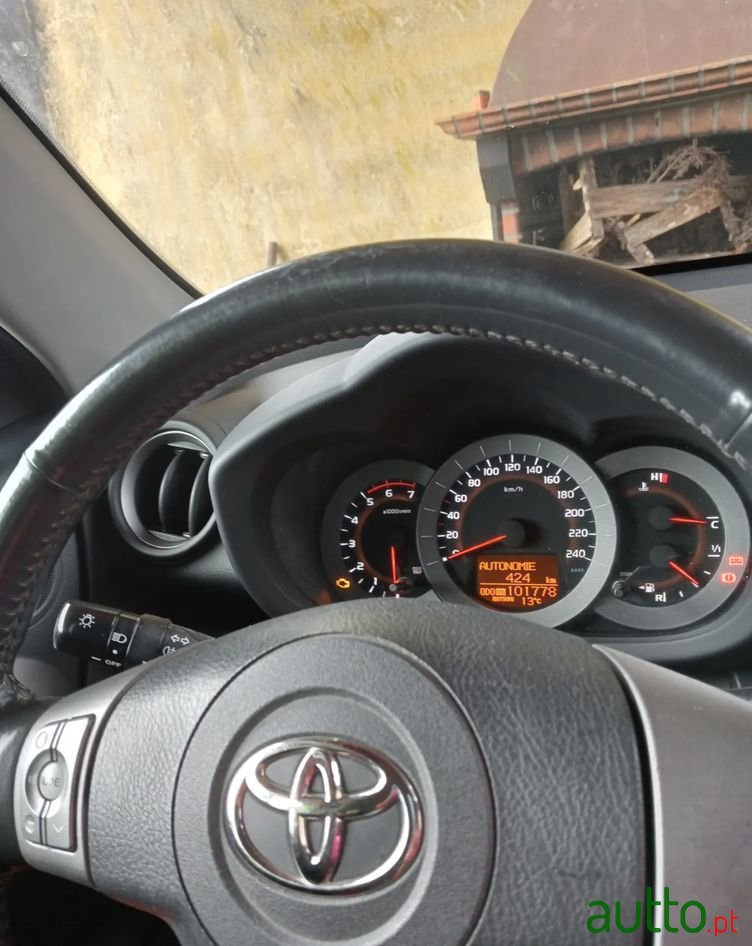 2008' Toyota RAV4 2.2 D-4D 4X4 photo #5