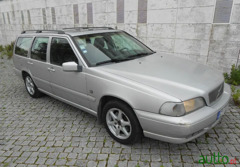 1999' Volvo V70 photo #4