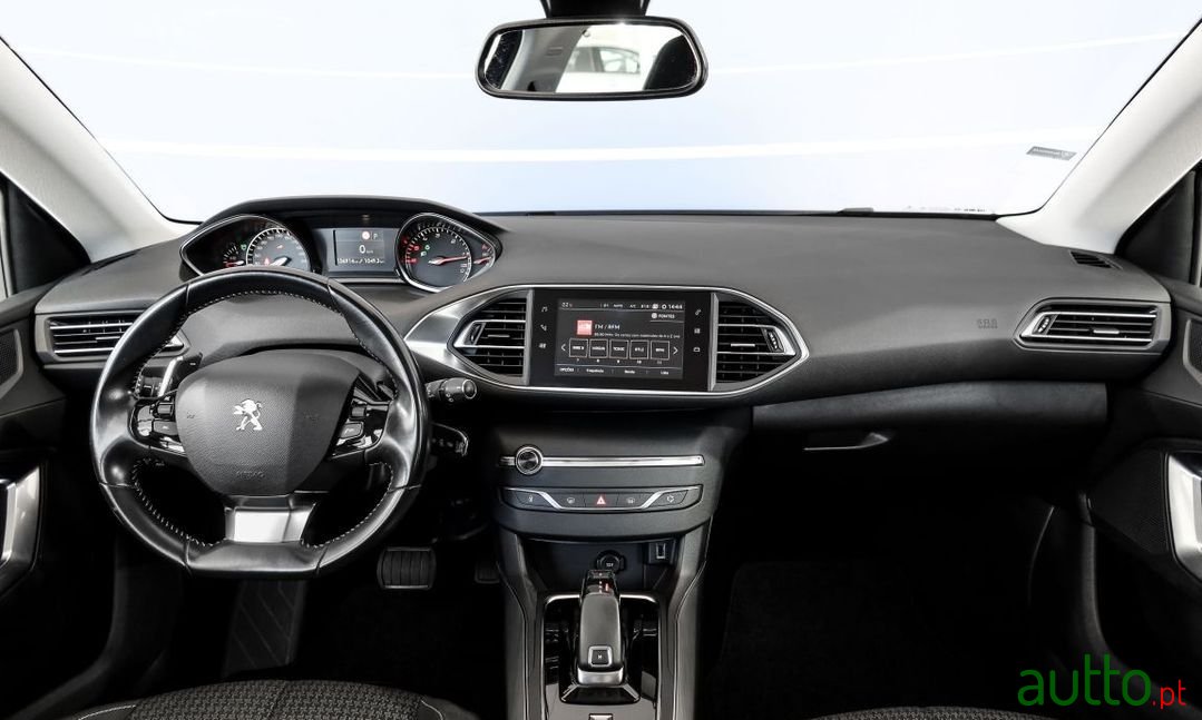 2018' Peugeot 308 photo #6