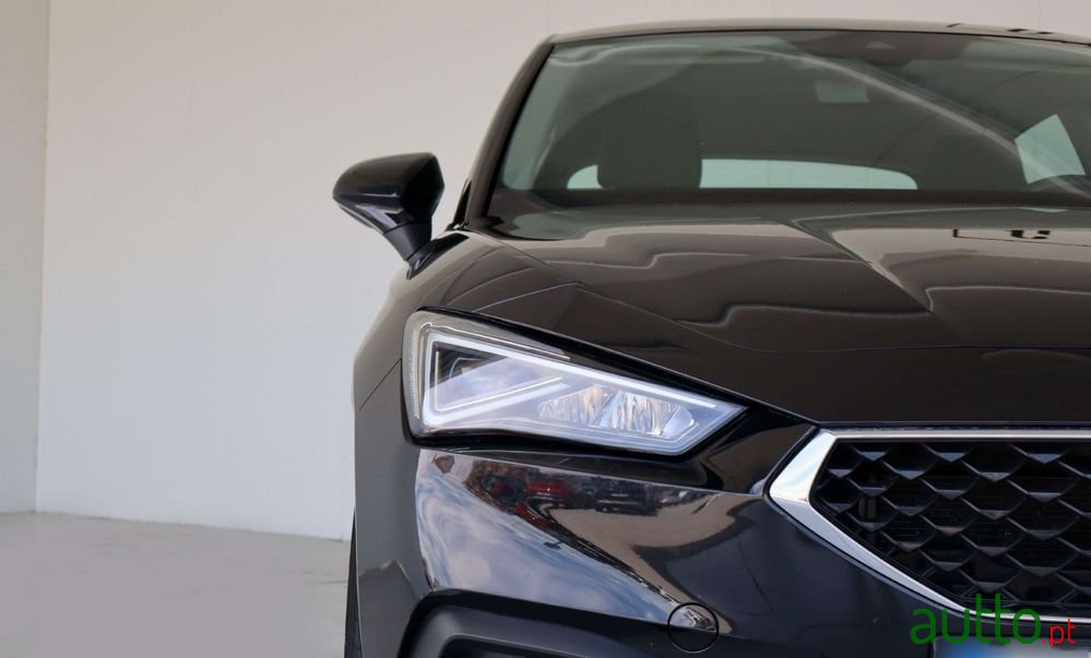 2023' SEAT Leon 1.0 Tsi Style photo #3
