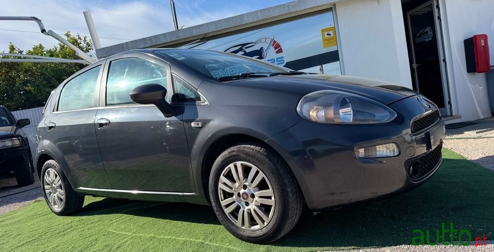 2014' Fiat Punto photo #4