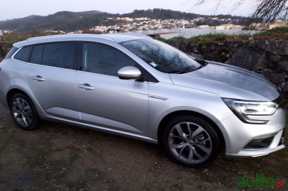 2017' Renault Megane Sport Tourer photo #1