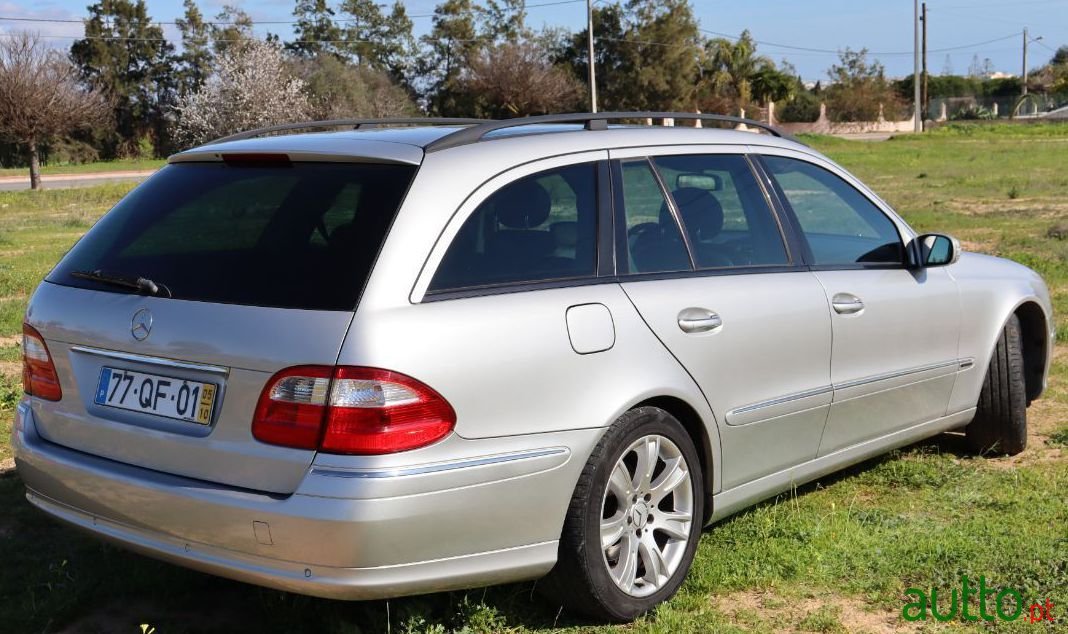 2005' Mercedes-Benz E-320 photo #2