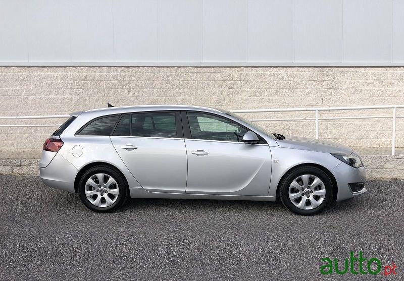 2016' Opel Insignia Sports Tourer photo #2