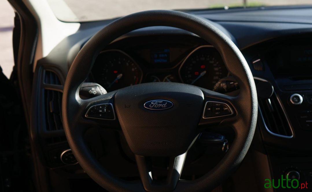 2016' Ford Focus photo #3