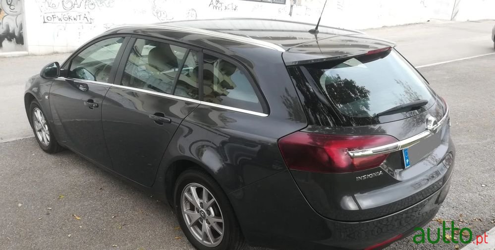 2014' Opel Insignia Sports Tourer photo #3