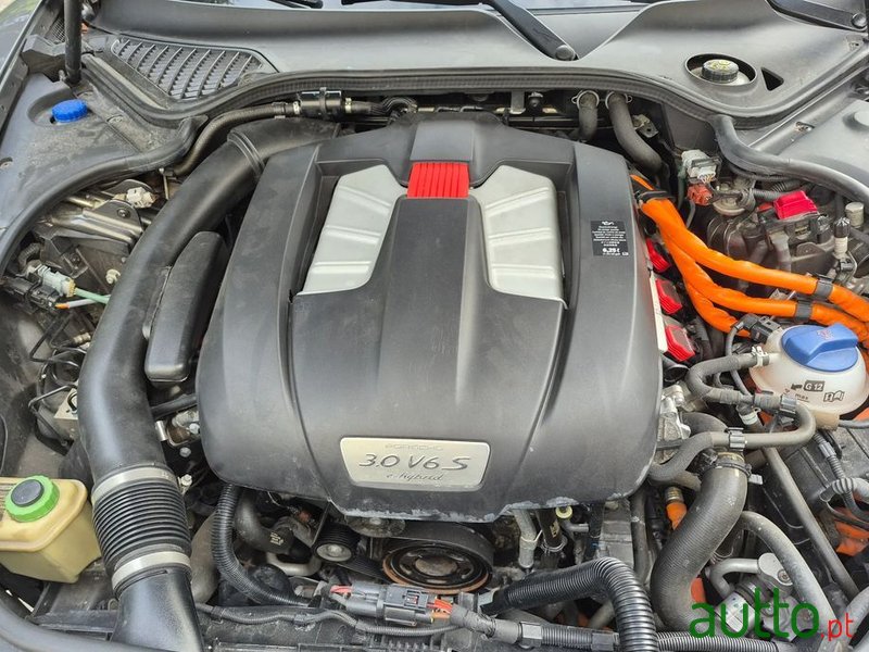 2016' Porsche Panamera S E-Hybrid photo #3