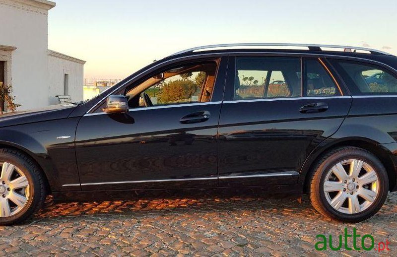 2010' Mercedes-Benz C-220 Station Avantgarde photo #3