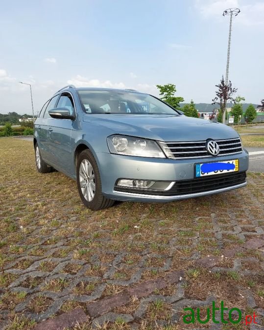 2012' Volkswagen Passat Variant photo #1