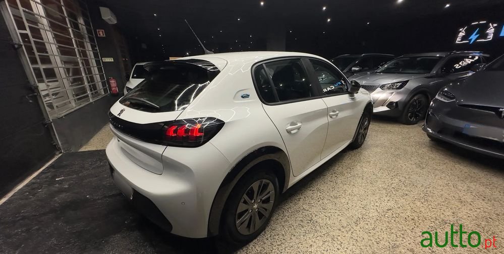 2022' Peugeot e-208 Active Pack photo #4