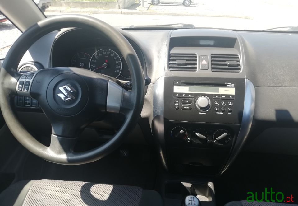 2007' Suzuki SX4 photo #5