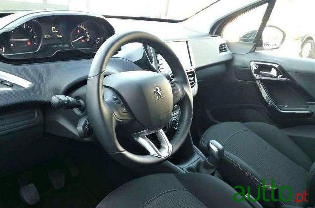 2017' Peugeot 208 Style 1.2 Puretech photo #2