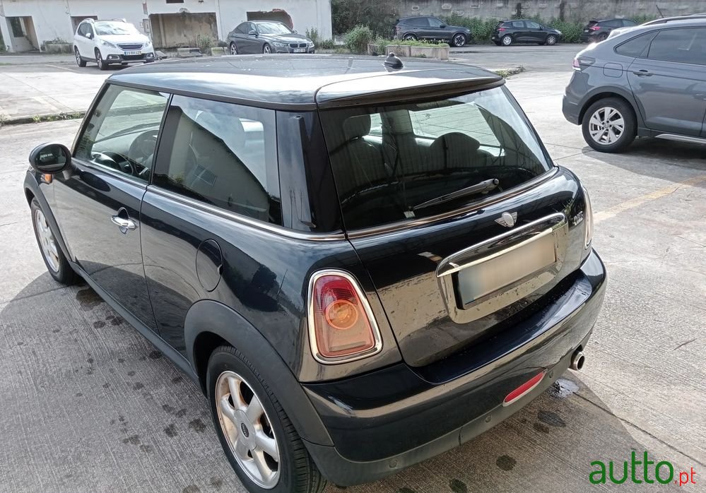 2008' MINI One 3 Portas photo #4