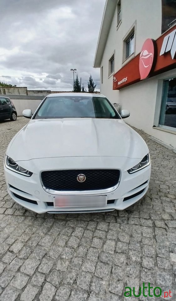 2015' Jaguar XE 2.0 D Prestige Aut. photo #4