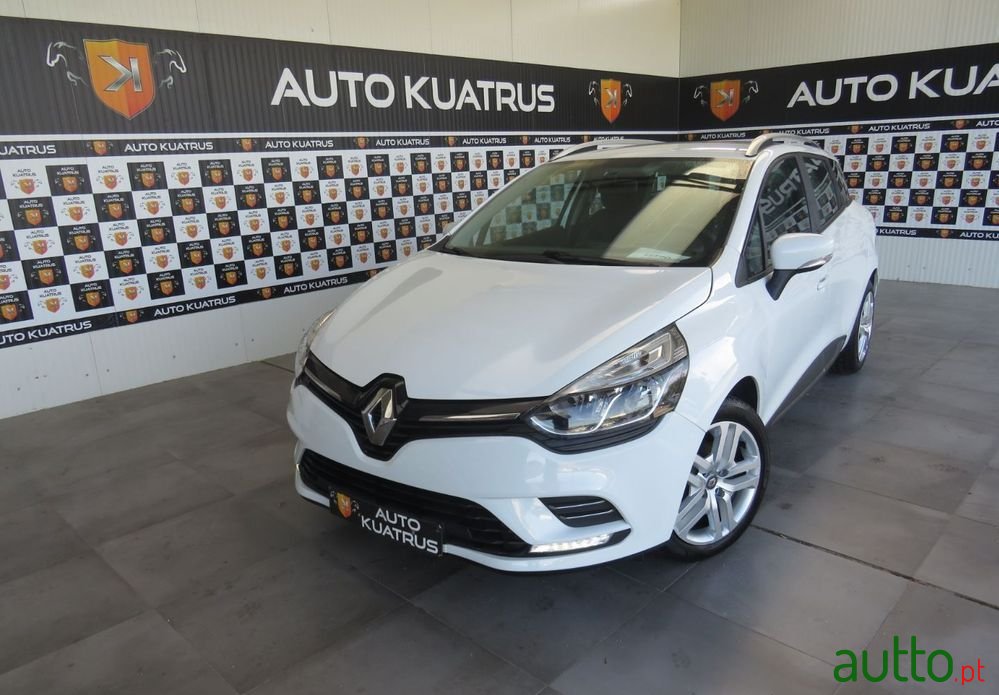 2018' Renault Clio Sport Tourer photo #3