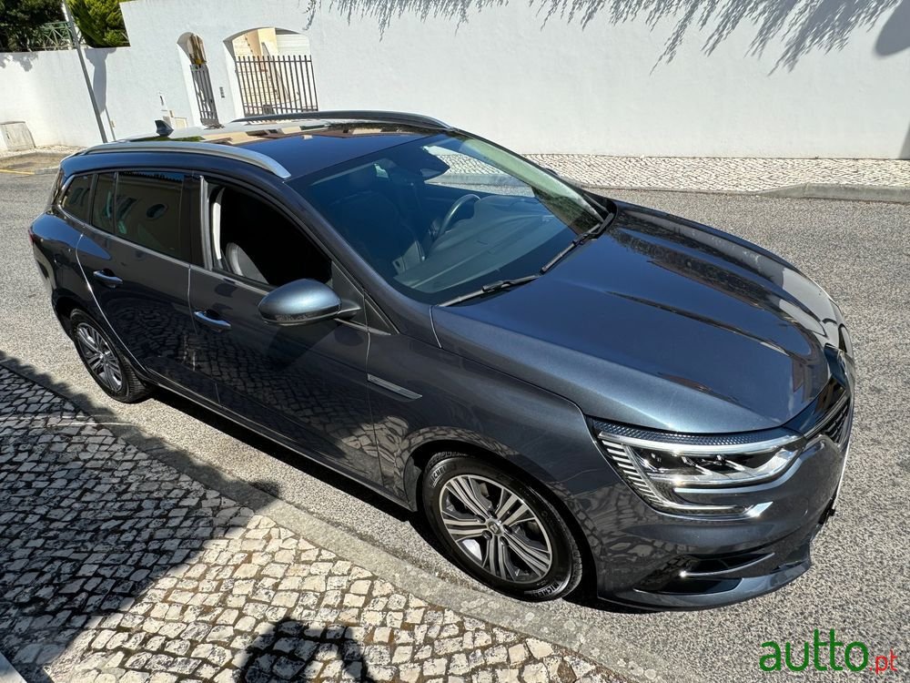 2021' Renault Megane Sport Tourer photo #2