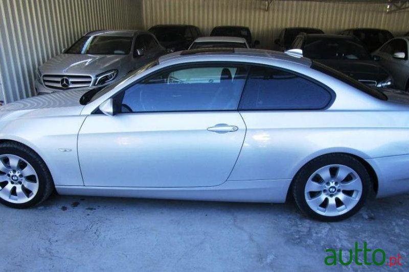 2008' BMW 320 D Coupe photo #3