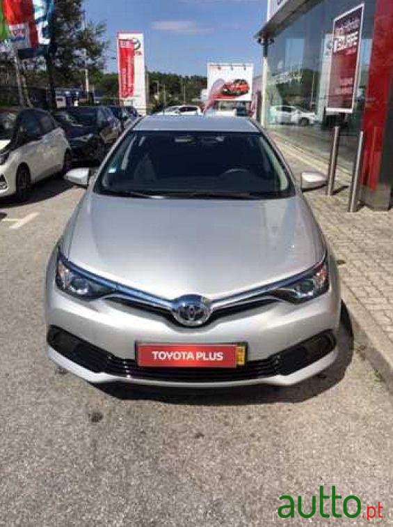 2016' Toyota Auris 1.4 D-4D Active+AC photo #2