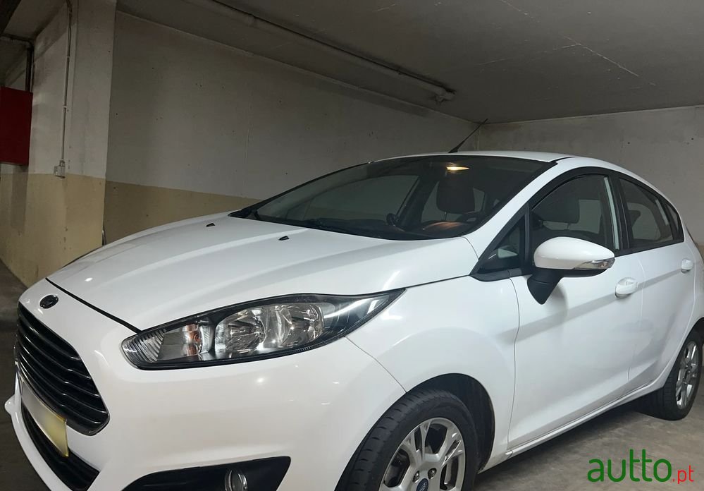 2013' Ford Fiesta photo #4