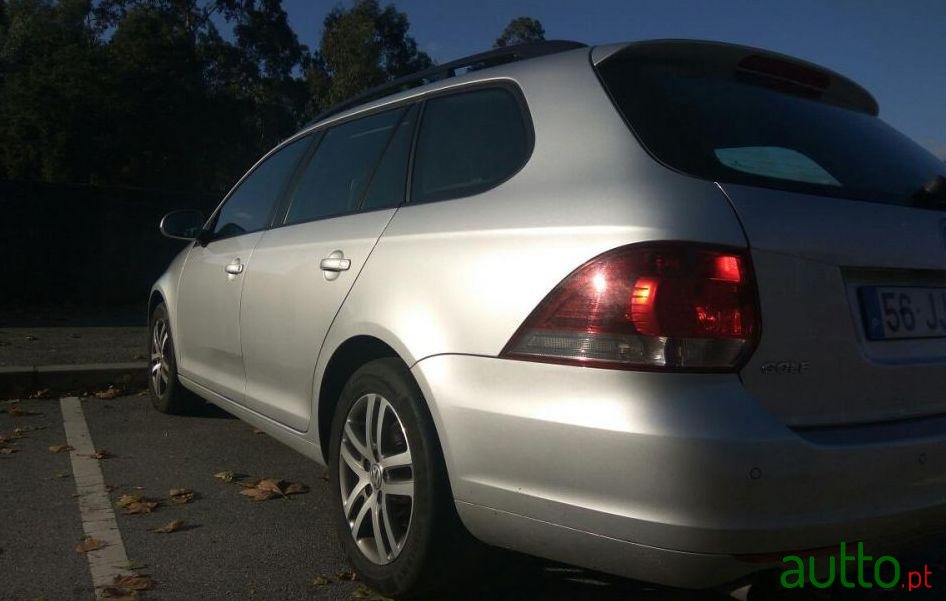 2010' Volkswagen Golf Variant photo #1