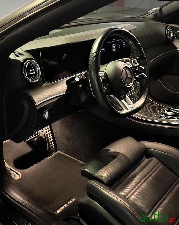 2020' Mercedes-Benz Classe E 4Matic+ photo #6