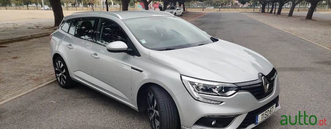 2016' Renault Megane Sport Tourer photo #5