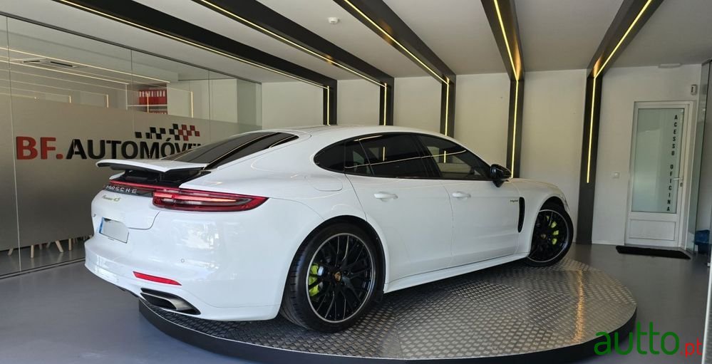 2017' Porsche Panamera 4 E-Hybrid photo #3