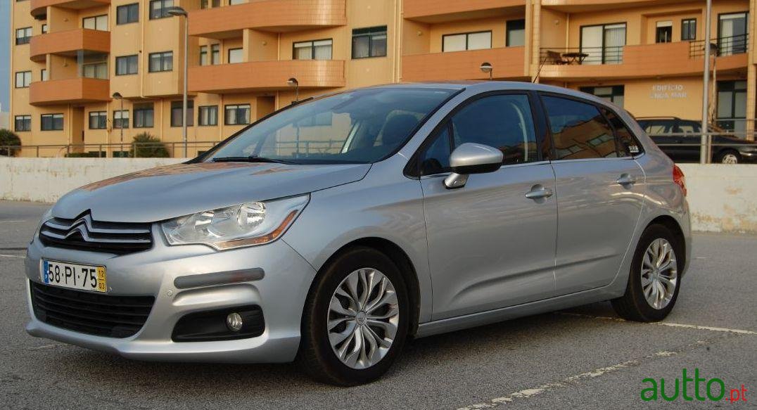 2011' Citroen C4 1.6 Hdi photo #1