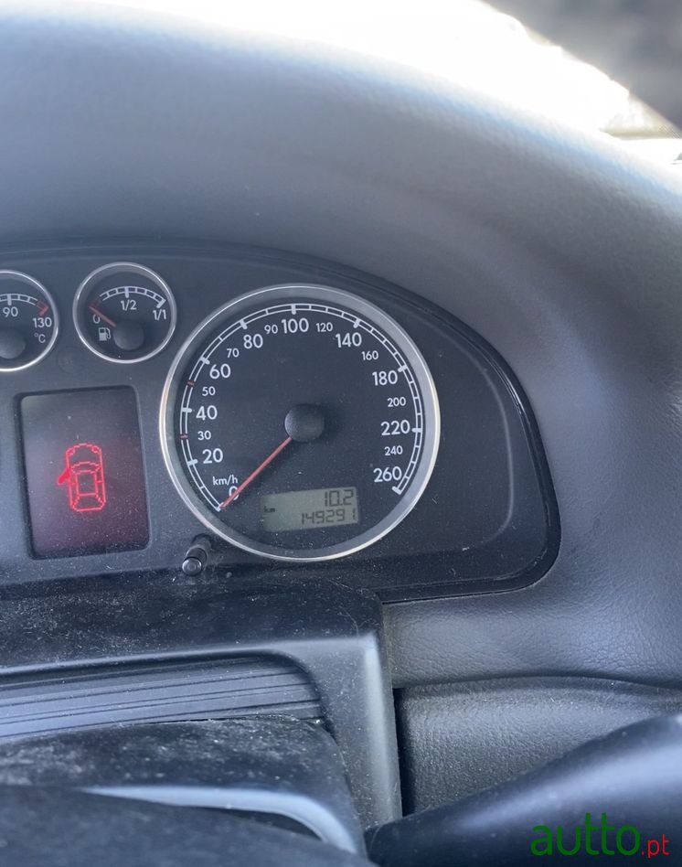 2003' Volkswagen Passat photo #6